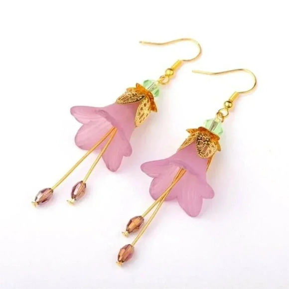 Handcrafted Lucite Lilac Plum Flower Gold Plated Faceted Glass Stamens Earrings - Picture 2 of 3